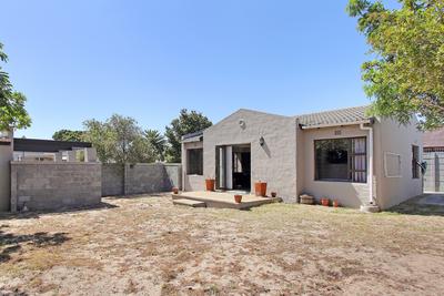 House For Sale in Edgemead, Goodwood