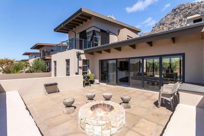 Townhouse For Sale in Stonehurst Mountain Estate, Cape Town