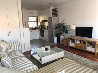 Apartment / Flat For Sale in Three Anchor Bay, Cape Town